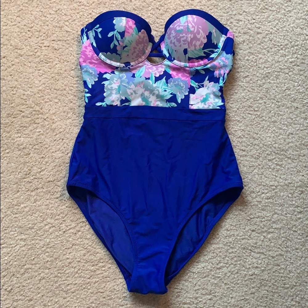 American Eagle One Piece Strapless Bathing Suit